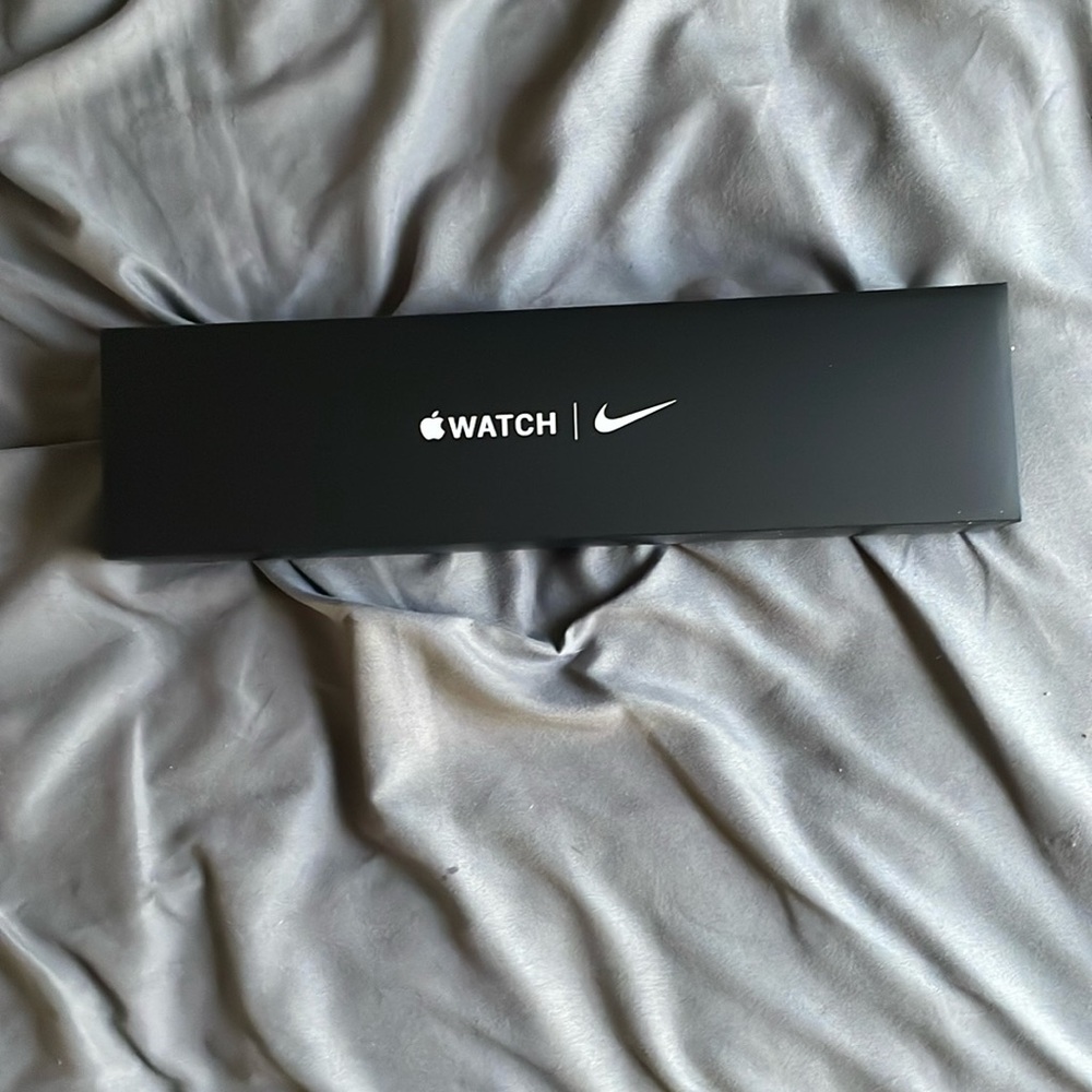 Apple Watch 6 Nike GPS + Cell